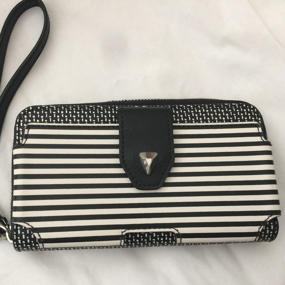 Stella & Dot Black and White Madison Tech Wallet